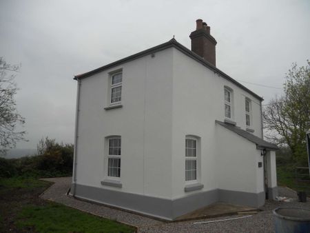 PLEASE EMAIL TO REGISTER YOUR INTEREST - Detached period cottage on the edge of Flushing with views over surrounding countryside and the Penryn River. - Photo 2