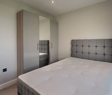 3 bedroom semi-detached to let - Photo 3