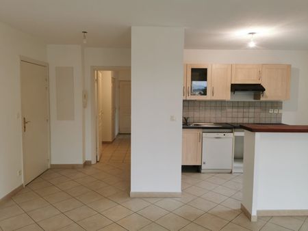 Appartement 3 pièces 63m2 MARSEILLE 13EME 898 euros - Photo 4