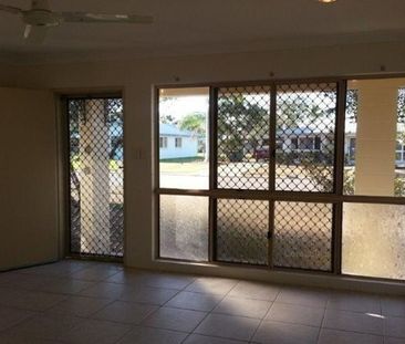 Affordable, Family-Friendly Living in a Quiet Cul-de-Sac - Photo 1