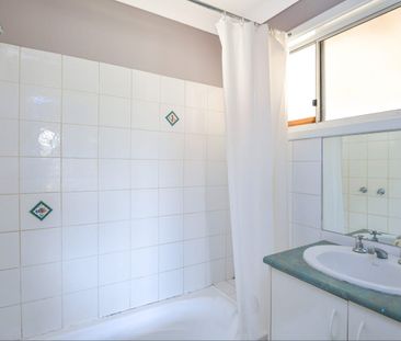 Neat & tidy brick home with large shed - Photo 3