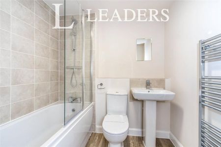 2 bedroom flat to rent - Photo 5