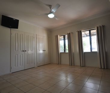 Relaxed Living with Pool & Outdoor Entertaining - Photo 6