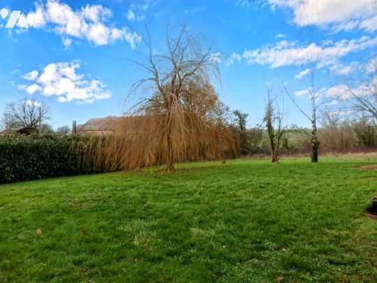 Location Maison à La Chapelle-Rainsouin - Photo 1