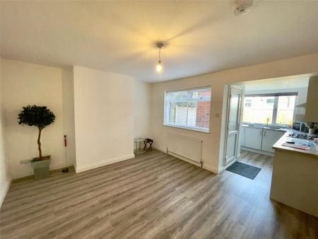 2 bedroom terraced house to rent - Photo 5