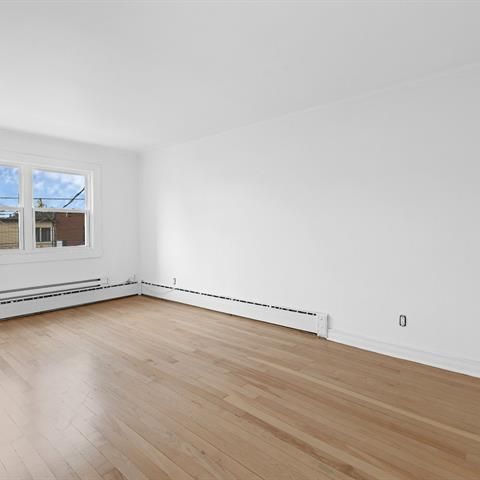 Unit : Entire unit - Photo 1