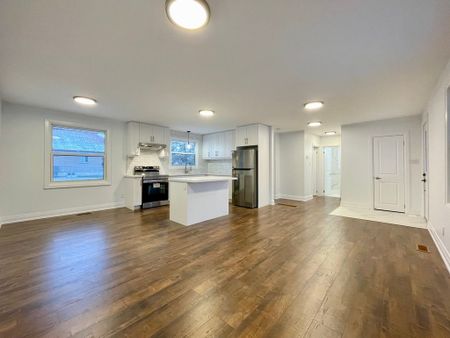 For Lease - 419 Mapleview Drive Unit# B, Barrie, Ontario - Photo 3