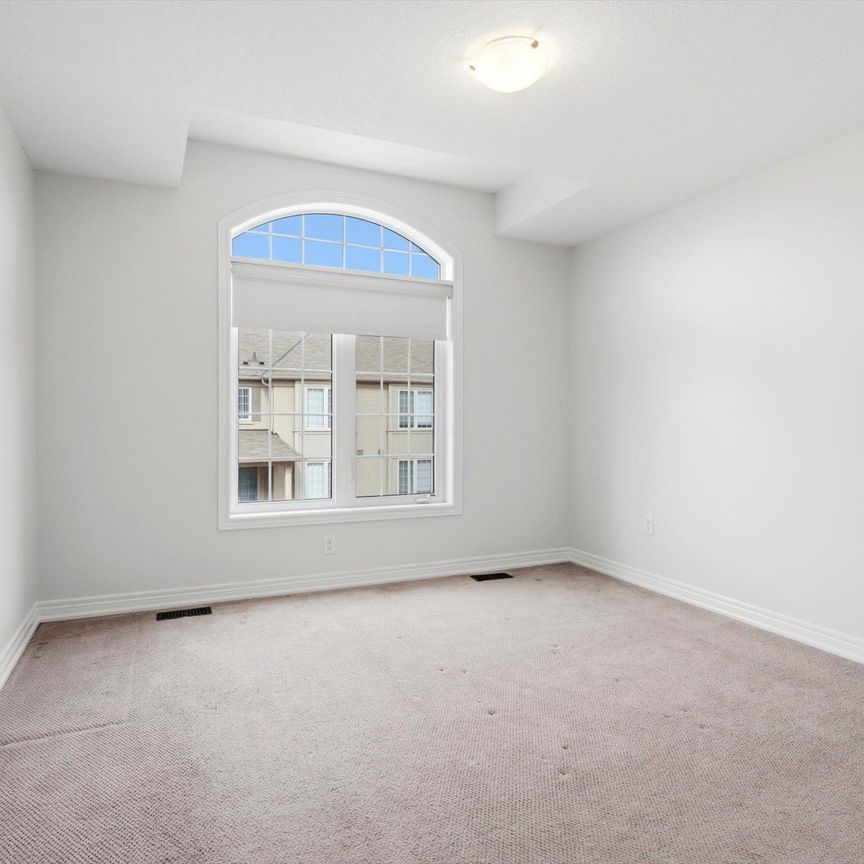 For Lease - 380 Cranbrook Common, Oakville, Ontario - Photo 1