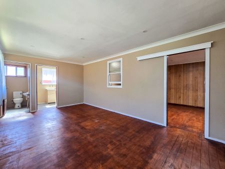 Spacious Family Home on a Large Block in a Prime Location - Photo 3