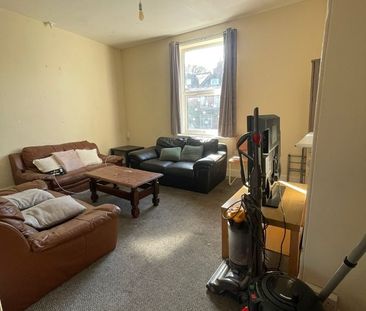 Room in a Shared House, Hessle View, LS6 - Photo 6
