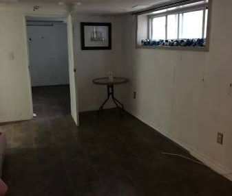 Spacious, bright 2 bedroom for December 1st - Photo 2