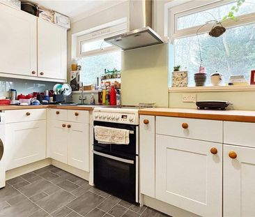 2 bedroom maisonette to rent - Photo 4