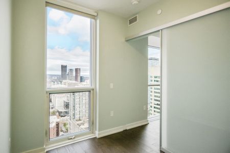 For Lease - 1 Yorkville Avenue Unit# 4009, Toronto, Ontario - Photo 4