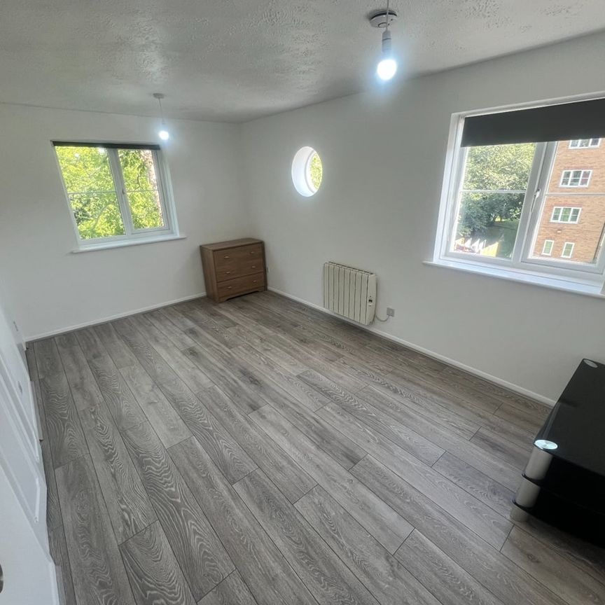 1 Bed Flat, Vicars Bridge Close, HA0 - Photo 1