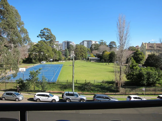 Spacious 2 bed apartment with floorboards - Photo 1