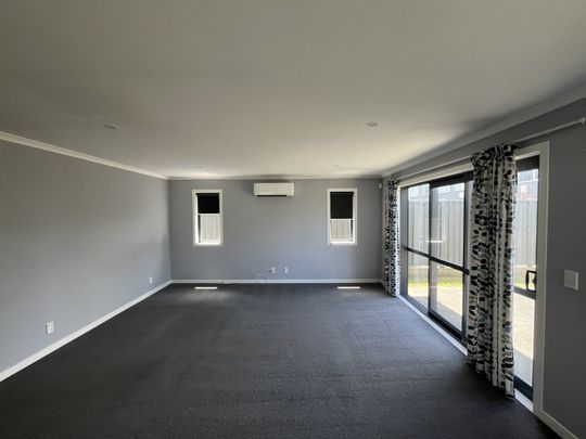 27 Kaki Drive, Kenepuru - Photo 1