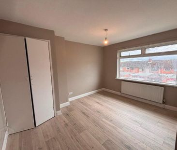 160 East Street, Newtownards, BT23 7DD - Photo 1