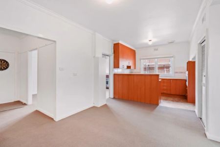 2 Bed, 1 Bath - Photo 3