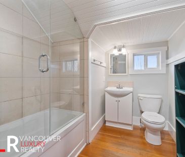 Duplex in Vancouver West Side, BC - Photo 6