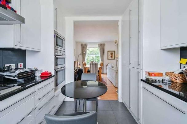 Barrow Hill Estate, St John's Wood, NW8 - Photo 1