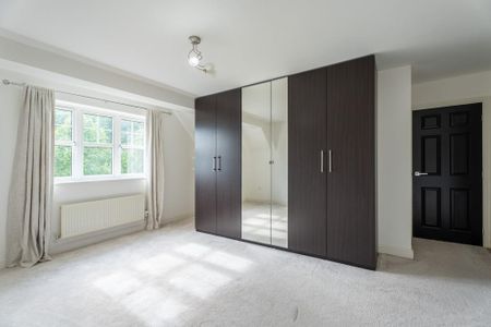 4 bedroom detached house to rent - Photo 4