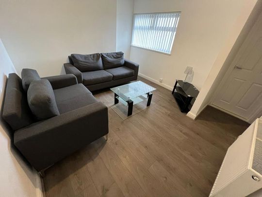 4 bedroom terraced house to rent - Photo 1