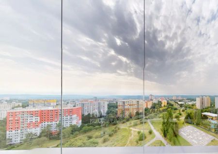 Pronájem světlého a útulného bytu 2+1 s lodžií a výhledem na západ v žádané lokalitě Praha 4 – Kamýk - Фото 4