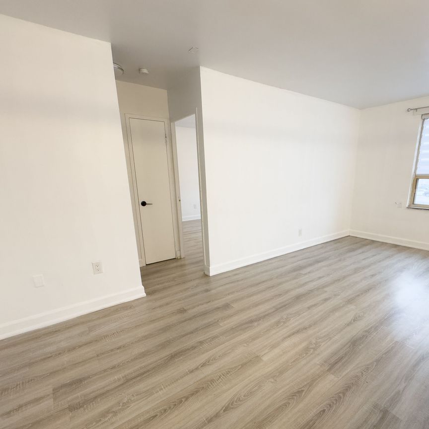 For Lease - 896 Eglinton Avenue Unit# 214, Toronto, Ontario - Photo 1