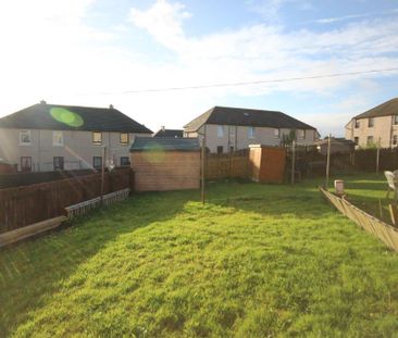 3 bedroom flat to rent - Photo 6