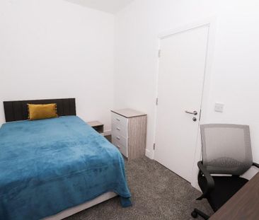 4 bedroom terraced house to rent - Photo 5