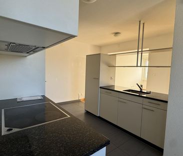 Bel appartement de 2 pièces au 6ème étage à Fribourg - 1er loyer of... - Photo 3