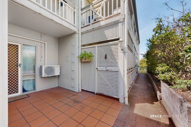 Updated Inner-city Apartment In The Heart Of The Action - Photo 1