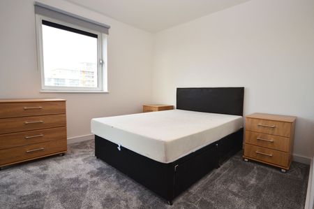 2 Bed Flat, Westgate Apartments, E16 - Photo 3