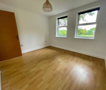 Wellington Road, Bournemouth, BH8 - Photo 2