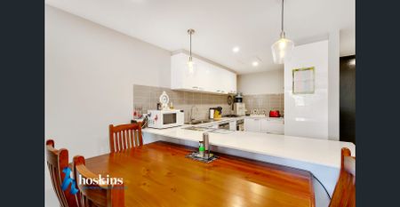 Perfectly Positioned Apartment - Photo 2