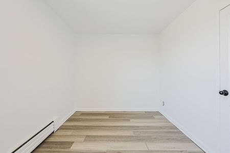 For Lease - 2204 Dufferin Street Unit# 202, Toronto, Ontario - Photo 3