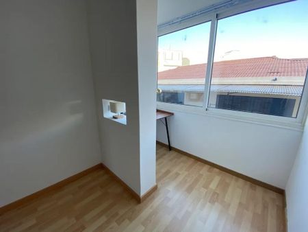 Rua Leonel Duarte Ferreira, Almada, Setubal 2800-138 - Photo 5