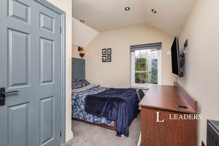 5 bedroom semi detached to rent Ward Street, DE22 - Photo 2