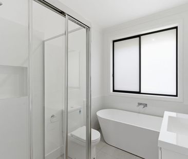 Family Friendly - Room to Grow - Fantastic Yard, Ducted Air Con, Al... - Photo 6