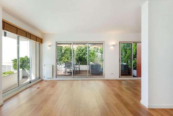 Apartamento T3 Duplex para arrendamento sem móveis no Alto de Santa Catarina, Algés