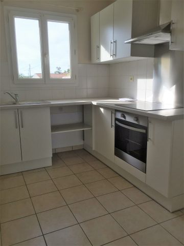 Location Appartement 3 pièces 60m² DOMPIERRE SUR MER 17139 - Photo 2