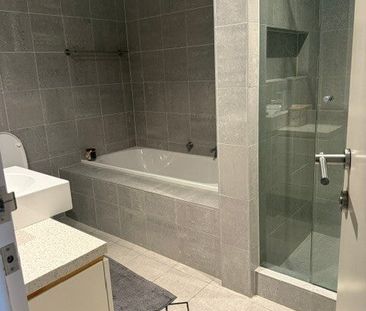 Glenelg North - Photo 3