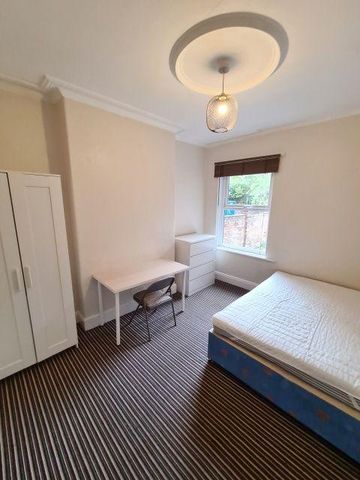 5 bedroom house share to rent - Photo 3