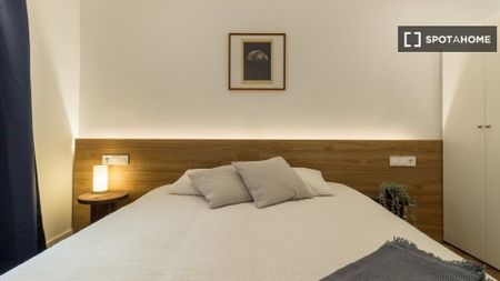 Piso de alquiler en Sant Pere, Sta. Caterina i la Ribera - Photo 4