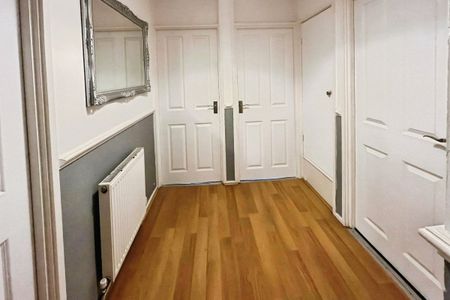 The Drive, Great Warley, BRENTWOOD - Photo 2