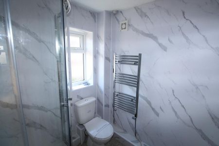 2 bedroom semi-detached house to rent - Photo 2