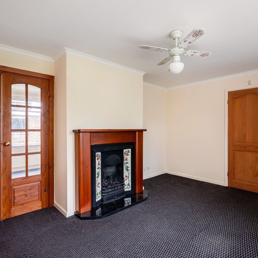 4 bedroom semi-detached house to rent - Photo 1