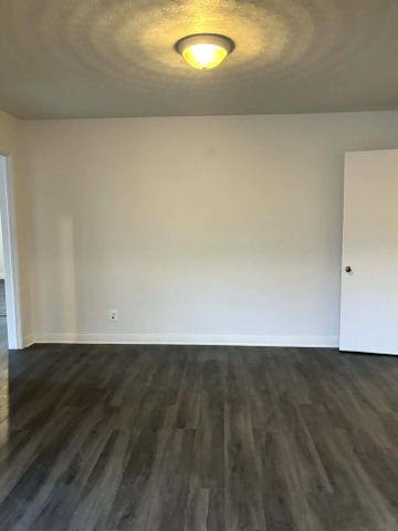 For Lease - 187 Bradley Avenue Unit# 3, Vanier and Kingsview Park, Ontario - Photo 2