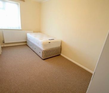2 Bed Flat, The Larches, LU2 - Photo 3