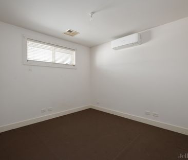 2/30 Heller Street, Brunswick - Photo 3